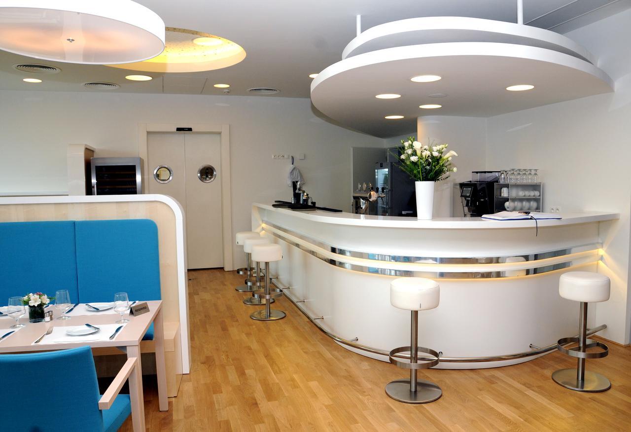 Holice Hotel Erwin Junker מראה חיצוני תמונה